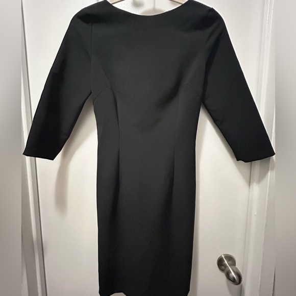 That little black dress - Picture 4 of 7